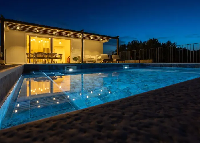 House Vrsinka Semesterbostad *